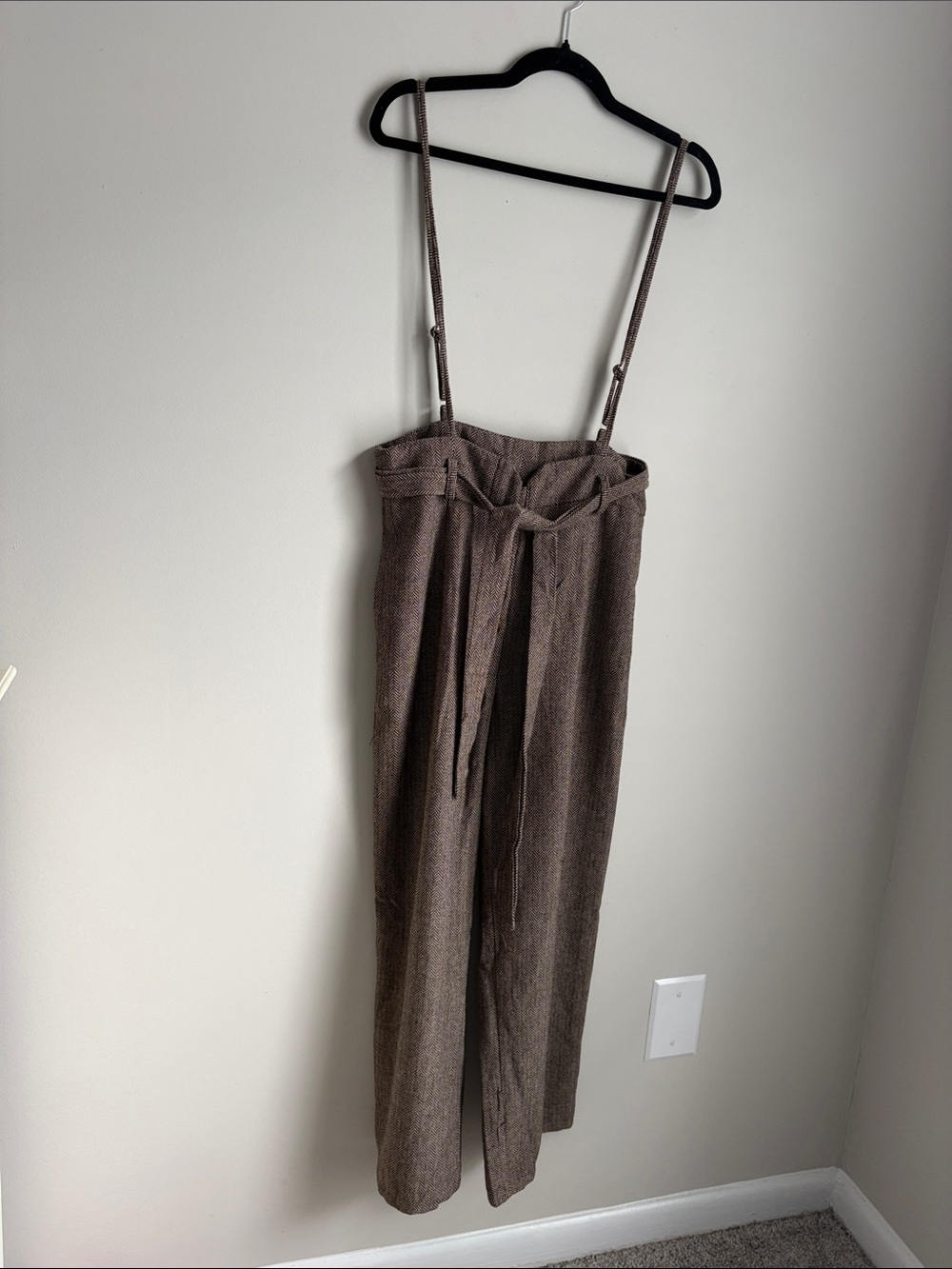 Tie-Waist Vintage Brown Linen-Blend Jumpsuit with Adjustable Straps